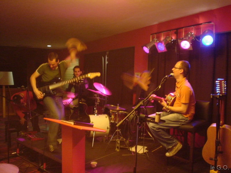 DSC05322 Petit concert priv et accoustique  1h du mat'