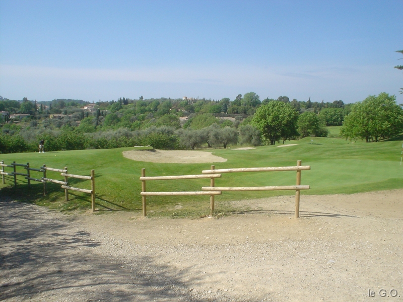 DSC05771_golf Le dpart/arriv du parcours de golf avec vu sur l'arrire pays